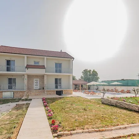 Villa Vera Benkovac